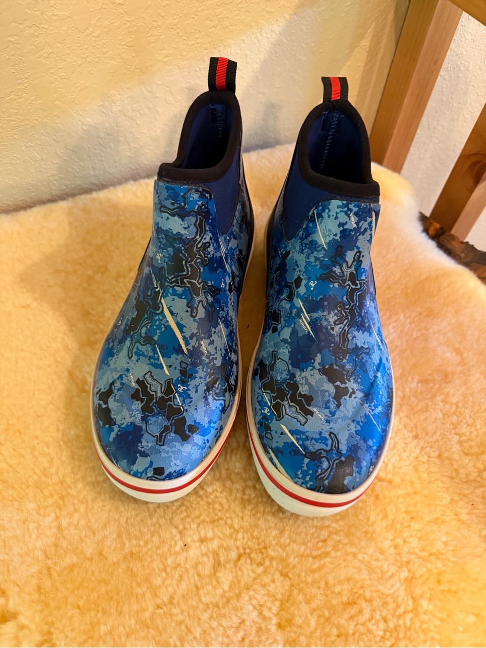 Drycode Gear Blue Camo Slip-On Rain & Snow Boots - men’s 8 - women’s 9